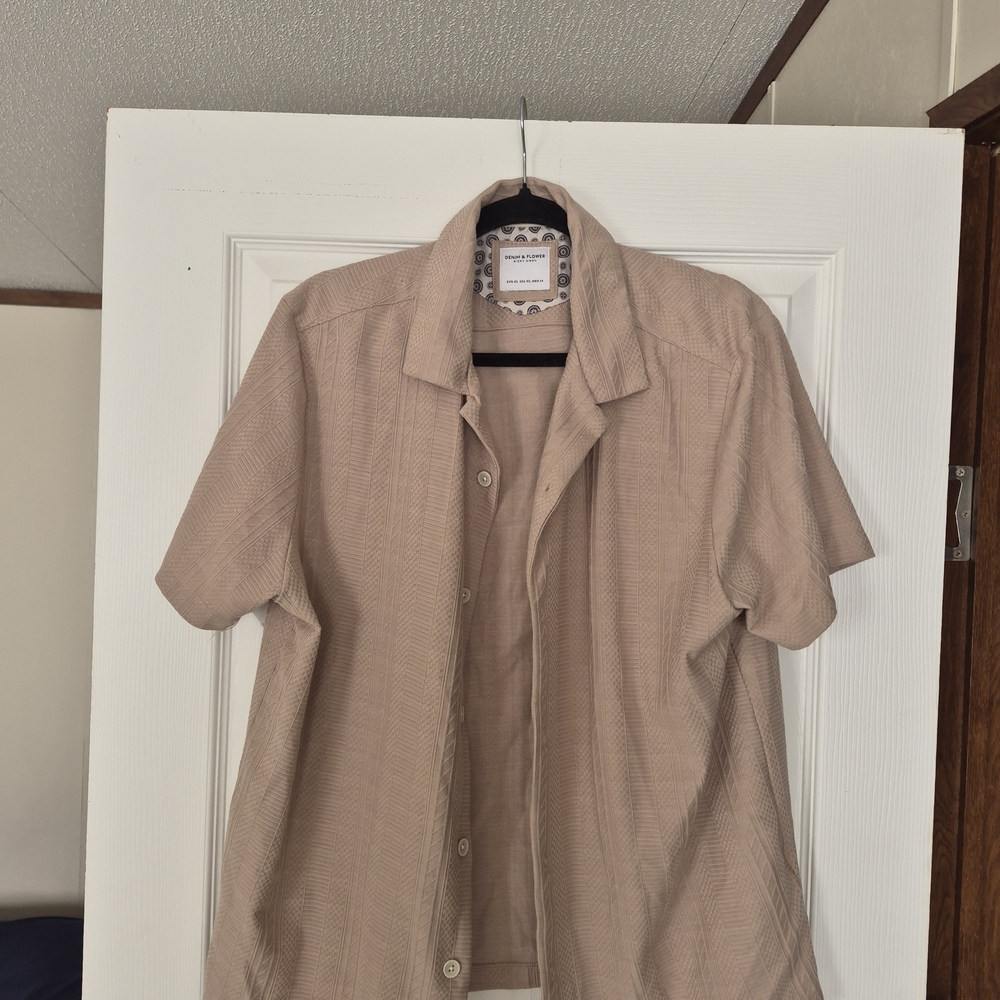 Denim & Flower Tan Short Sleeve Shirt